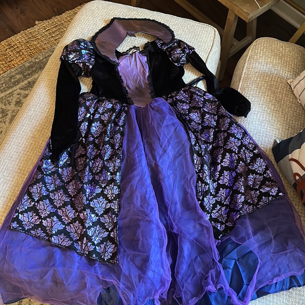 Witch costume